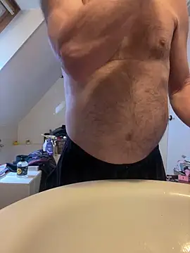 Snapshot of outlaw200 chatting on 12/25/24, 11:33 outlaw200 online show from 12/25/24, 11:33