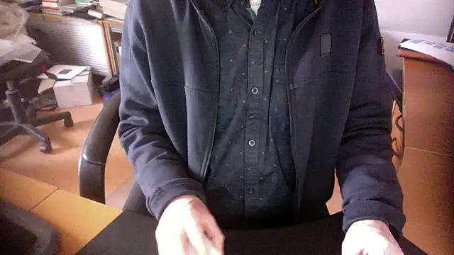 Snapshot of outlaw200 chatting on 01/07/25, 02:41 outlaw200 online show from 01/07/25, 02:41