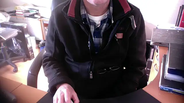 Snapshot of outlaw200 chatting on 01/13/25, 10:03 outlaw200 online show from 01/13/25, 10:03