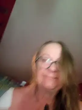 Snapshot of MucMilf59 chatting on 04/17/26, 06:27 MucMilf59 online show from 04/17/26, 06:27