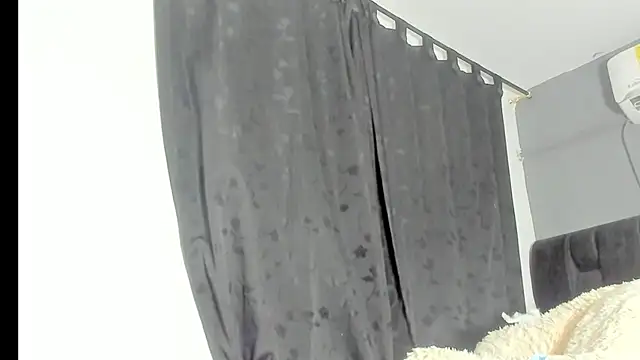 Snapshot of SandraGoldstein chatting on 11/05/25, 01:16 SandraGoldstein online show from 11/05/25, 01:16