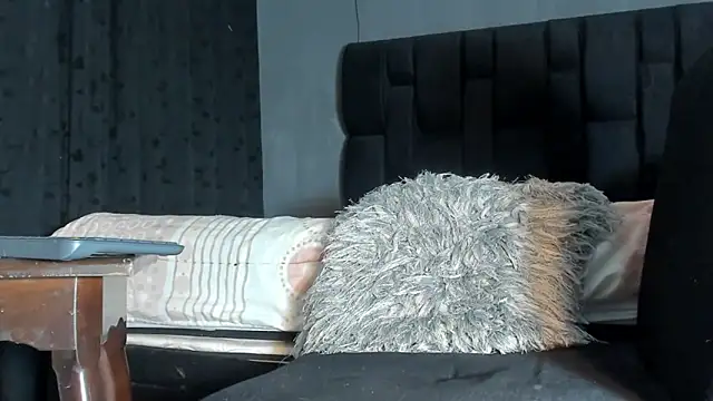 Snapshot of SandraGoldstein chatting on 11/28/25, 01:30 SandraGoldstein online show from 11/28/25, 01:30