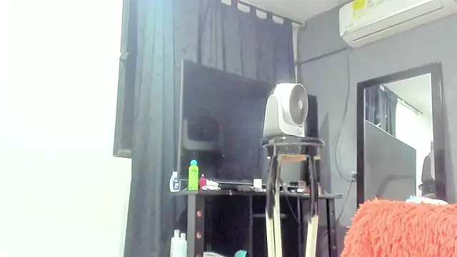Snapshot of SandraGoldstein chatting on 02/28/26, 11:50 SandraGoldstein online show from 02/28/26, 11:50