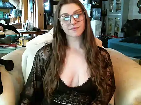 Snapshot of katie_kitten38 chatting on 01/12/26, 04:12 katie kitten38 online show from 01/12/26, 04:12
