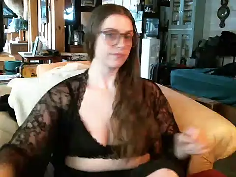 Snapshot of katie_kitten38 chatting on 01/13/26, 02:00 katie kitten38 online show from 01/13/26, 02:00