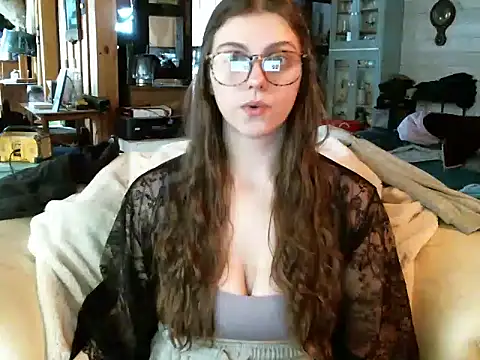 Snapshot of katie_kitten38 chatting on 01/19/26, 03:05 katie kitten38 online show from 01/19/26, 03:05