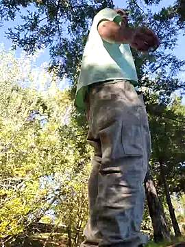 Snapshot of 415cali925 chatting on 10/31/25, 07:04 415cali925 online show from 10/31/25, 07:04