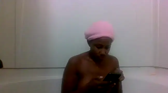 Snapshot of Xochillovemoney2 chatting on 12/19/24, 08:56 Xochillovemoney2 online show from 12/19/24, 08:56