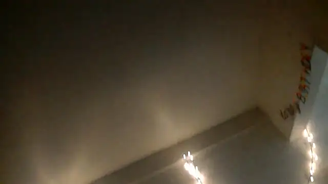 Snapshot of Xochillovemoney2 chatting on 03/19/25, 04:24 Xochillovemoney2 online show from 03/19/25, 04:24