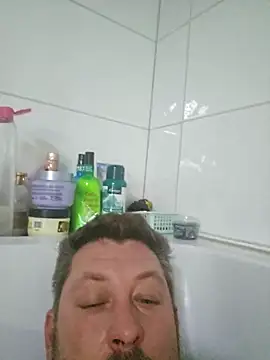 Snapshot of ktmtom247 chatting on 11/15/25, 07:21 ktmtom247 online show from 11/15/25, 07:21