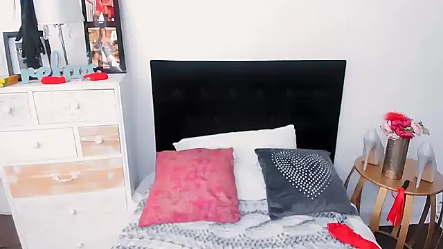 sweetMariina online show from 12/16/24, 08:41