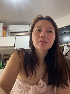 Snapshot of asianmystery203 chatting on 10/27/25, 01:42 asianmystery203 online show from 10/27/25, 01:42