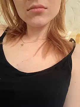 Snapshot of YogisticJuli666 chatting on 11/20/25, 03:50 YogisticJuli666 online show from 11/20/25, 03:50