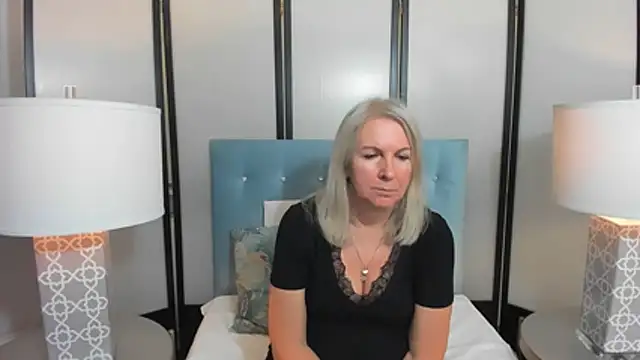 EricaTop online show from 11/10/25, 05:23