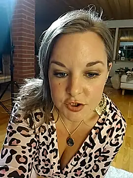 SwedishJennifer online show from 11/18/25, 03:38