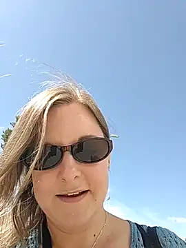 SwedishJennifer online show from 05/28/26, 12:02