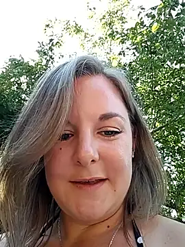 Snapshot of SwedishJennifer chatting on 06/17/26, 12:29 SwedishJennifer online show from 06/17/26, 12:29