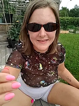 Snapshot of SwedishJennifer chatting on 06/26/26, 12:53 SwedishJennifer online show from 06/26/26, 12:53