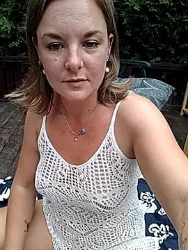 Snapshot of SwedishJennifer chatting on 07/17/26, 01:29 SwedishJennifer online show from 07/17/26, 01:29