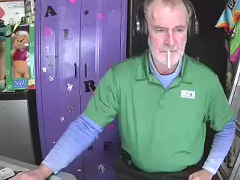 Snapshot of Sweet_Sexy1963 chatting on 01/03/25, 05:06 Sweet Sexy1963 online show from 01/03/25, 05:06