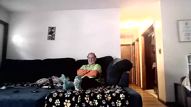 Snapshot of Sweet_Sexy1963 chatting on 10/28/25, 04:53 Sweet Sexy1963 online show from 10/28/25, 04:53