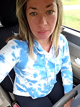 Snapshot of _NinaLuvSins_ chatting on 09/18/25, 12:29 NinaLuvSins online show from 09/18/25, 12:29