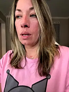 Snapshot of _NinaLuvSins_ chatting on 09/29/25, 10:36 NinaLuvSins online show from 09/29/25, 10:36