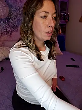 Snapshot of _NinaLuvSins_ chatting on 11/28/25, 10:56 NinaLuvSins online show from 11/28/25, 10:56