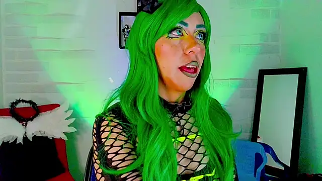 sky girl1 online show from 10/31/25, 04:02