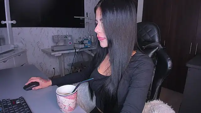 Lisegg  online show from 12/22/24, 11:22