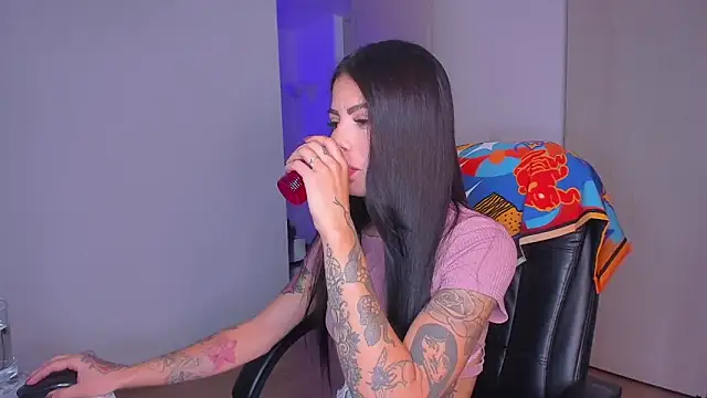 Snapshot of Lisegg_ chatting on 10/03/25, 01:08 Lisegg online show from 10/03/25, 01:08