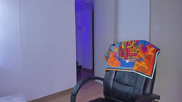 Snapshot of Lisegg_ chatting on 10/30/25, 10:27 Lisegg online show from 10/30/25, 10:27