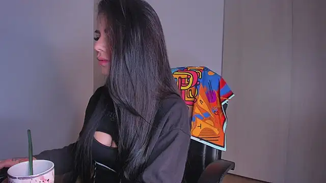 Snapshot of Lisegg_ chatting on 11/07/25, 10:59 Lisegg online show from 11/07/25, 10:59