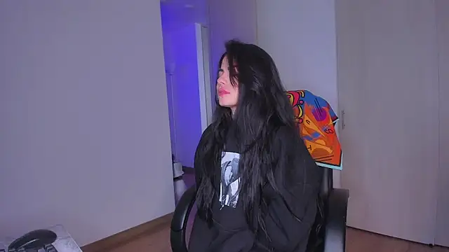 Snapshot of Lisegg_ chatting on 11/18/25, 08:13 Lisegg online show from 11/18/25, 08:13