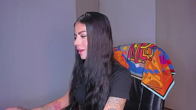 Snapshot of Lisegg_ chatting on 11/24/25, 10:04 Lisegg online show from 11/24/25, 10:04