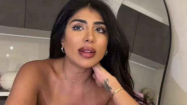 Snapshot of ArabicBarbie chatting on 11/16/25, 10:04 ArabicBarbie online show from 11/16/25, 10:04