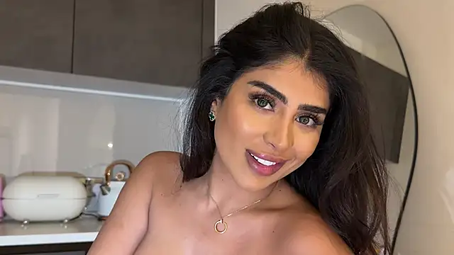 Snapshot of ArabicBarbie chatting on 12/17/25, 11:55 ArabicBarbie online show from 12/17/25, 11:55