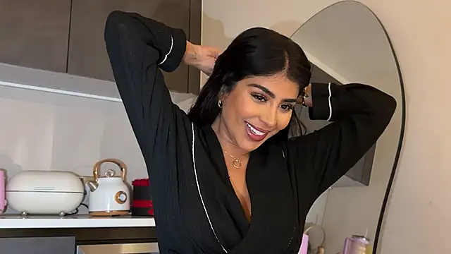 Snapshot of ArabicBarbie chatting on 12/22/25, 10:51 ArabicBarbie online show from 12/22/25, 10:51