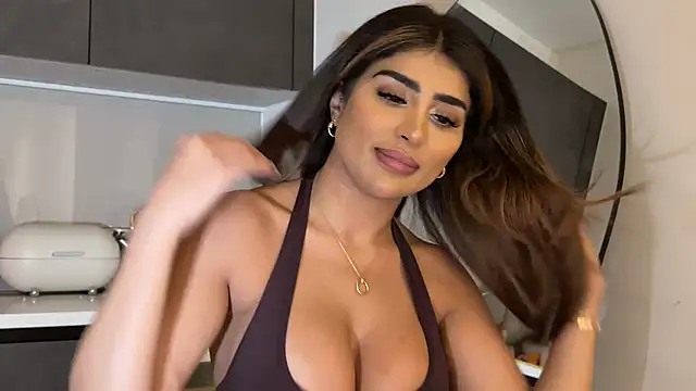 Snapshot of ArabicBarbie chatting on 01/08/26, 11:51 ArabicBarbie online show from 01/08/26, 11:51