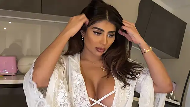Snapshot of ArabicBarbie chatting on 01/10/26, 01:29 ArabicBarbie online show from 01/10/26, 01:29