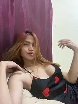 Snapshot of _FoxyFlair chatting on 10/28/25, 04:53 FoxyFlair online show from 10/28/25, 04:53