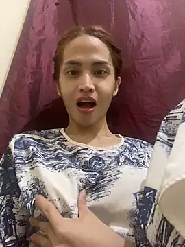 Snapshot of _FoxyFlair chatting on 11/05/25, 05:02 FoxyFlair online show from 11/05/25, 05:02