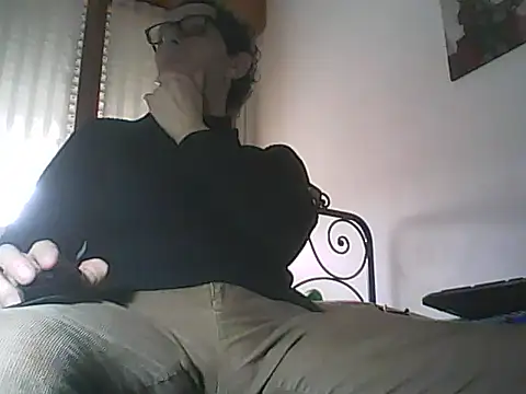 Snapshot of Moro_ra chatting on 03/04/26, 01:06 Moro ra online show from 03/04/26, 01:06
