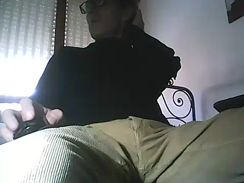 Snapshot of Moro_ra chatting on 03/09/26, 12:53 Moro ra online show from 03/09/26, 12:53