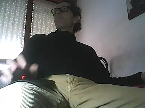 Snapshot of Moro_ra chatting on 03/11/26, 01:06 Moro ra online show from 03/11/26, 01:06