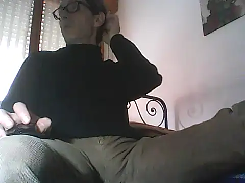 Snapshot of Moro_ra chatting on 03/15/26, 01:06 Moro ra online show from 03/15/26, 01:06