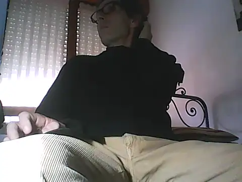 Snapshot of Moro_ra chatting on 03/21/26, 12:54 Moro ra online show from 03/21/26, 12:54