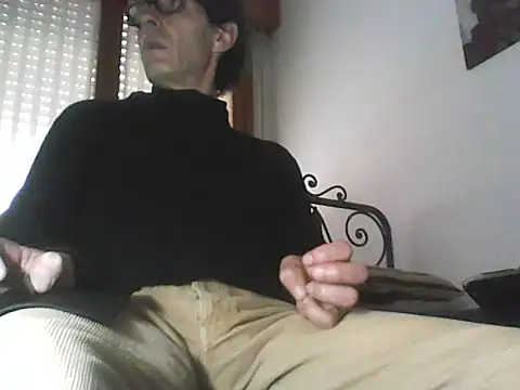 Snapshot of Moro_ra chatting on 04/08/26, 12:05 Moro ra online show from 04/08/26, 12:05