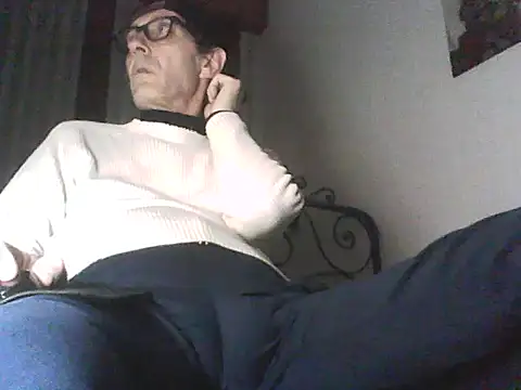 Snapshot of Moro_ra chatting on 04/13/26, 06:02 Moro ra online show from 04/13/26, 06:02