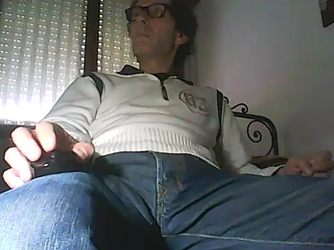 Snapshot of Moro_ra chatting on 05/13/26, 11:40 Moro ra online show from 05/13/26, 11:40